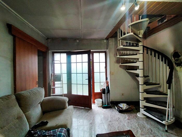 Casas en venta y pisos alquiler - 3