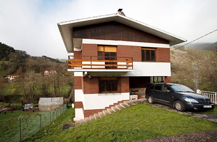 Casa de 4 habitaciones en venta en TruciosTurtzioz, Bizkaia
