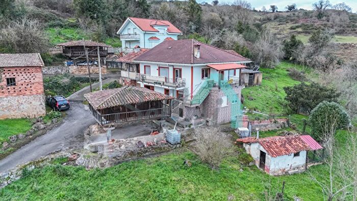 Casa de 4 habitaciones en venta en Grado, Asturias