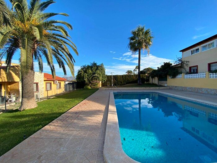 Casa de 5 habitaciones en venta en Comunitat Valenciana, Alicante