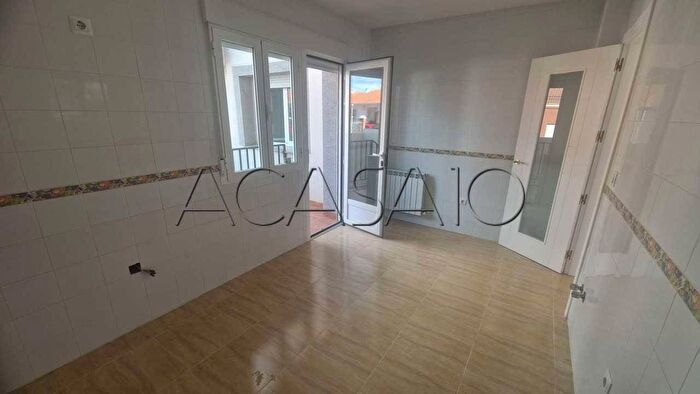 Casas en venta y pisos alquiler - 3
