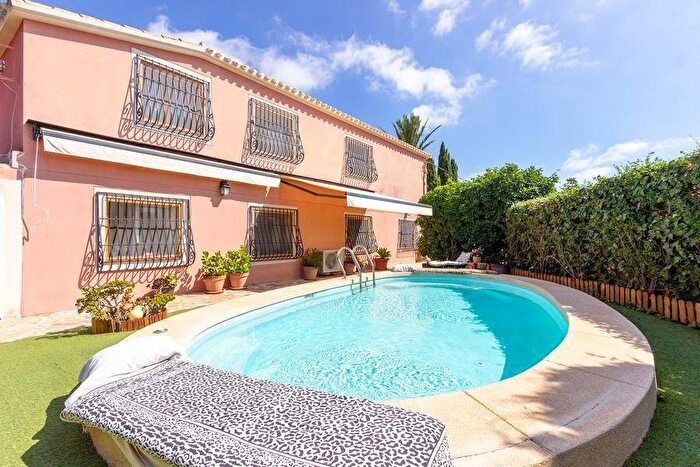 Casa en venta de 4 habitaciones, Comunitat Valenciana, Alicante