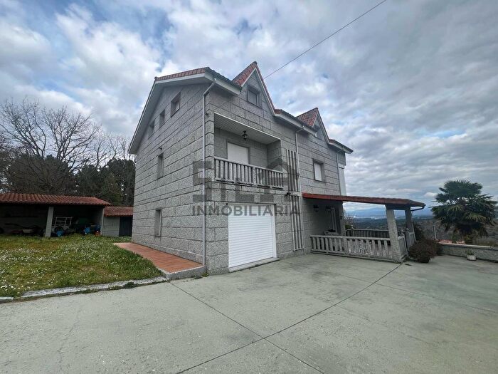 Galicia, Ourense: Casa en venta de 6 habitaciones
