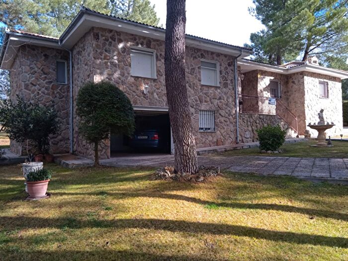 Casa en venta de 5 habitaciones, Marugán, Segovia
