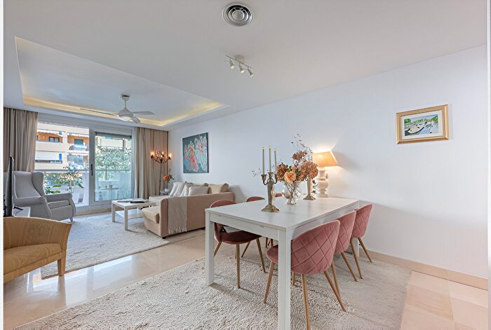 Piso en venta de 3 habitaciones, San Pedro de Alcántara, San Pedro de Alcántara pueblo