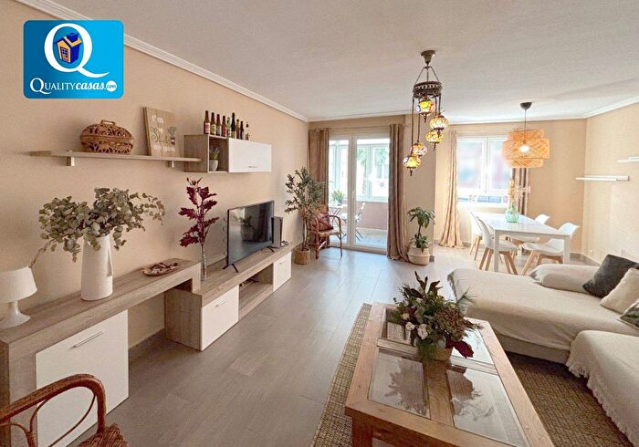 Piso de 4 habitaciones en venta en Comunitat Valenciana, Alicante