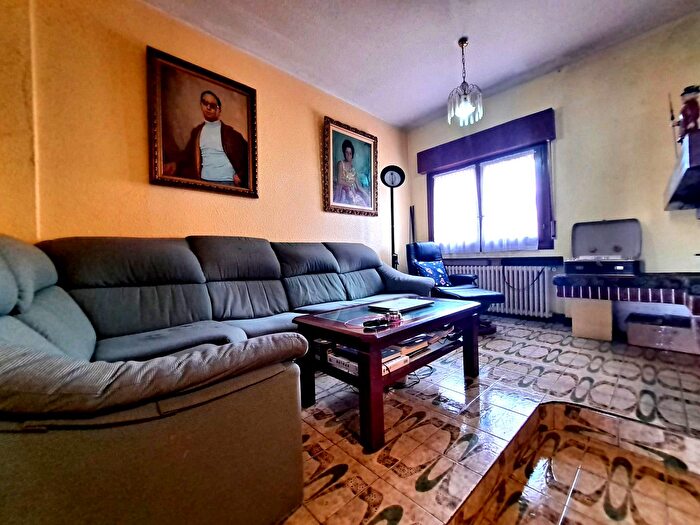 Casas en venta y pisos alquiler - 2