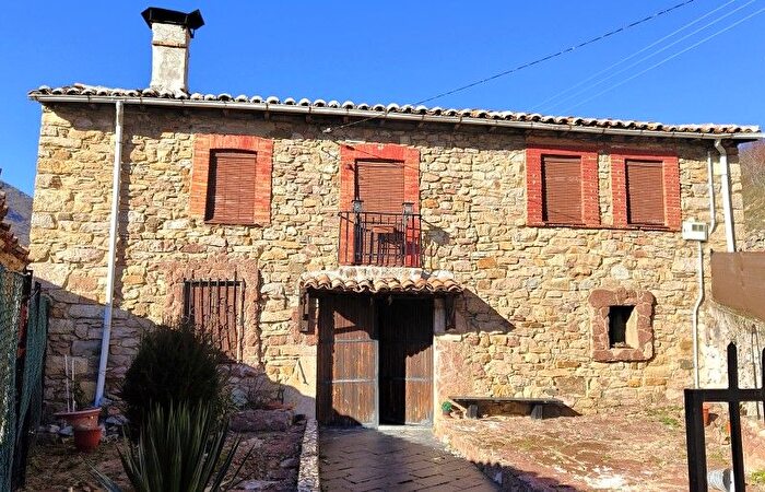 Casa en venta de 4 habitaciones en Valdepiélago, León