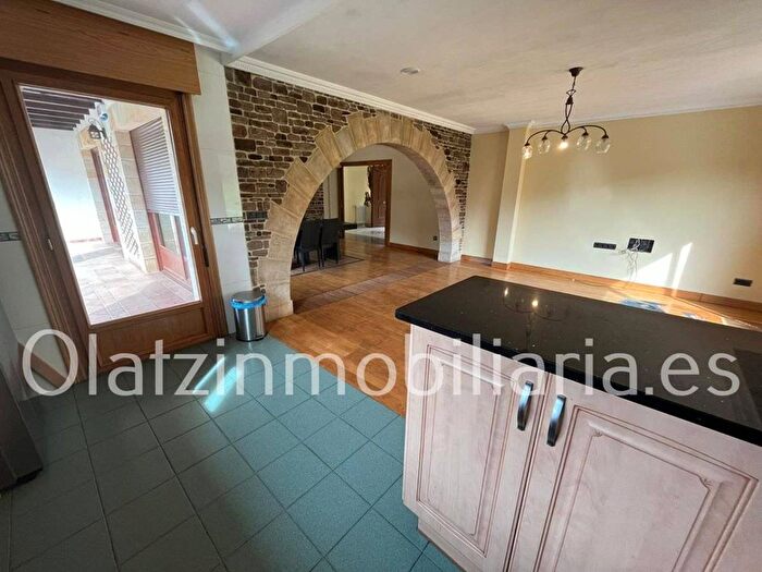 Casas en venta y pisos alquiler - 2