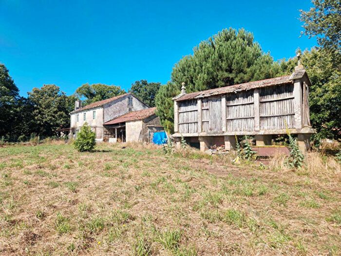 Casa en venta de 5 habitaciones en Brión, A Coruña