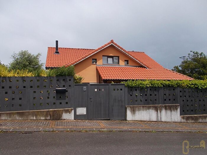 Santillana del Mar, Cantabria: Casa en venta de 4 habitaciones