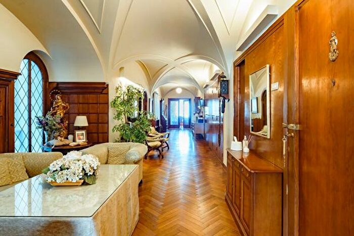 LEixample, El Pla del Remei: Piso en venta de 5 habitaciones