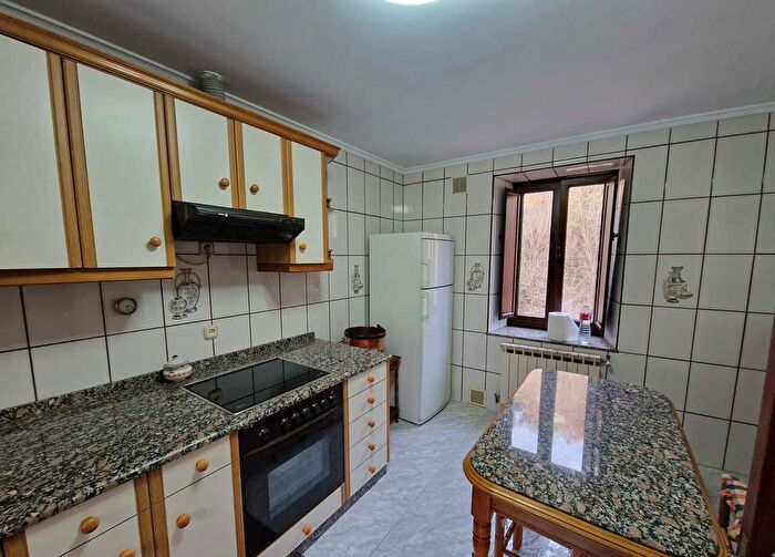 Casas en venta y pisos alquiler - 3
