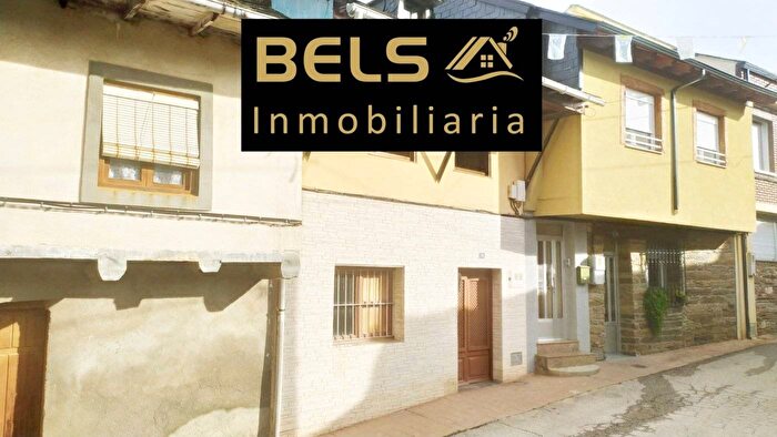 Castilla y León, León: Casa en venta de 3 habitaciones