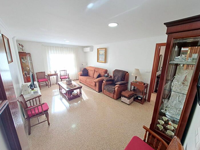 Casas en venta y pisos alquiler - 2