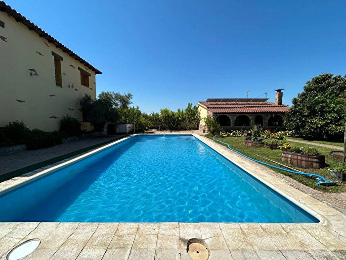 Casa en venta de 4 habitaciones: Extremadura, Cáceres