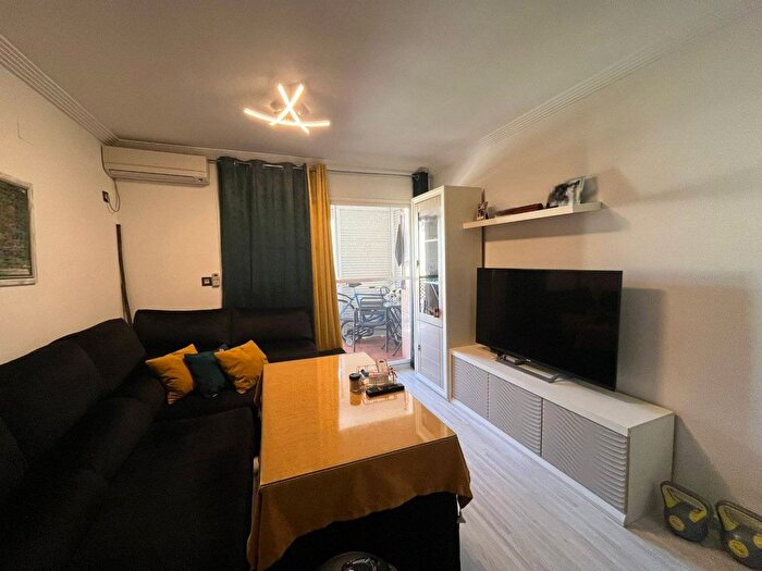 Piso de 3 habitaciones en venta en Andalucía, Sevilla