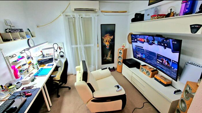 Casa en venta de 4 habitaciones, Nervión, Barrio del Nervión