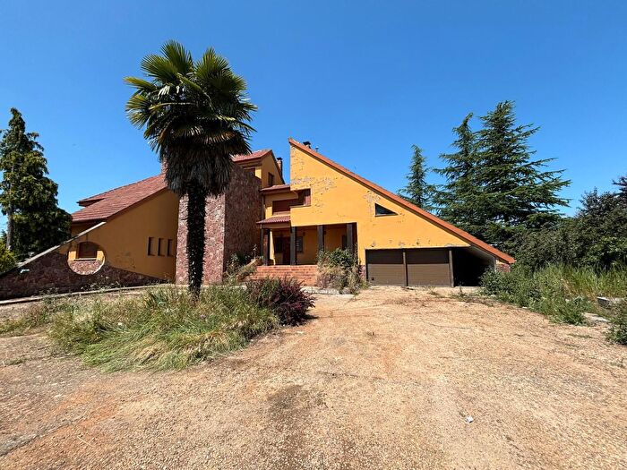 Casa de 6 habitaciones en venta en Chozas de Abajo, León