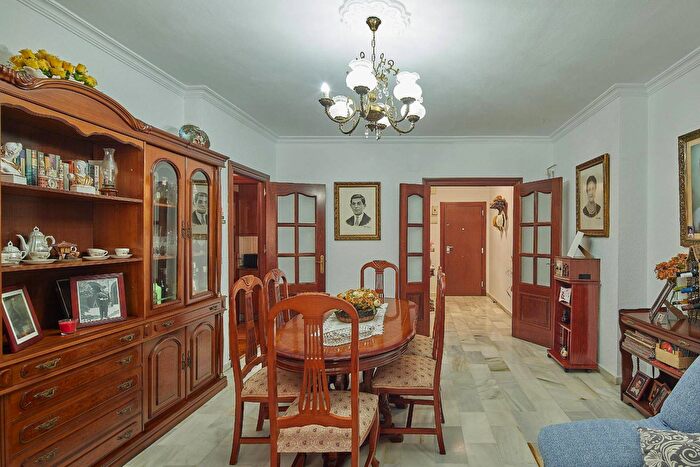 Andalucía, Cádiz: Piso en venta de 4 habitaciones