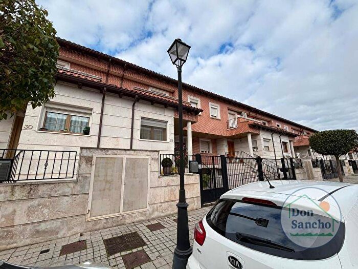 Casas en venta y pisos alquiler - 3