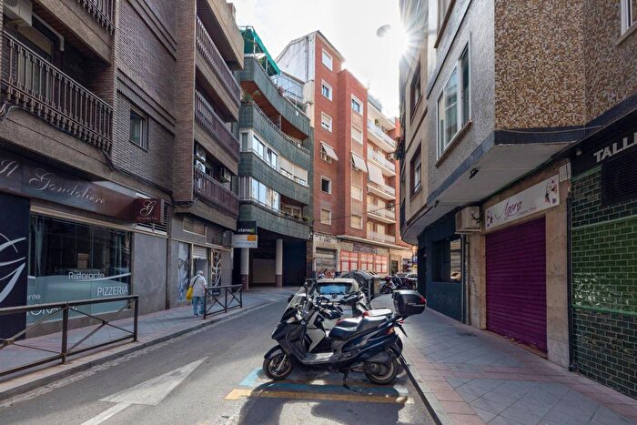 Piso en venta de 4 habitaciones: Andalucía, Granada