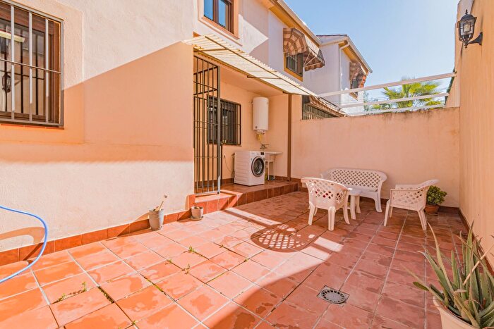 Casa en venta de 4 habitaciones en Aljomahima Ermita, Las Gabias
