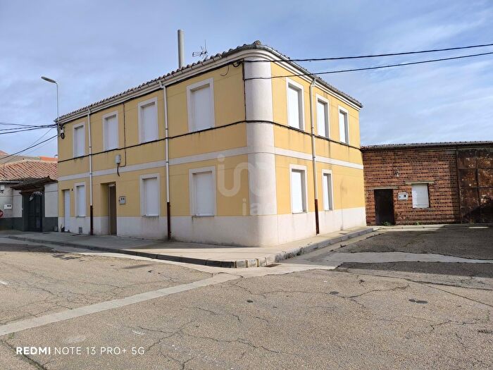 Casa en venta de 2 habitaciones en Bercianos del Páramo, León