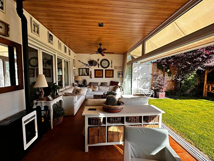 Casas en venta y pisos alquiler - 2