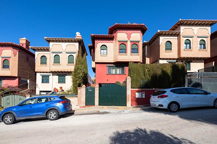 Casa de 4 habitaciones en venta en Jun, Granada