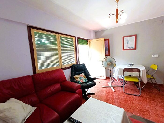 Piso en venta de 3 habitaciones en Norte, Colonia Requena