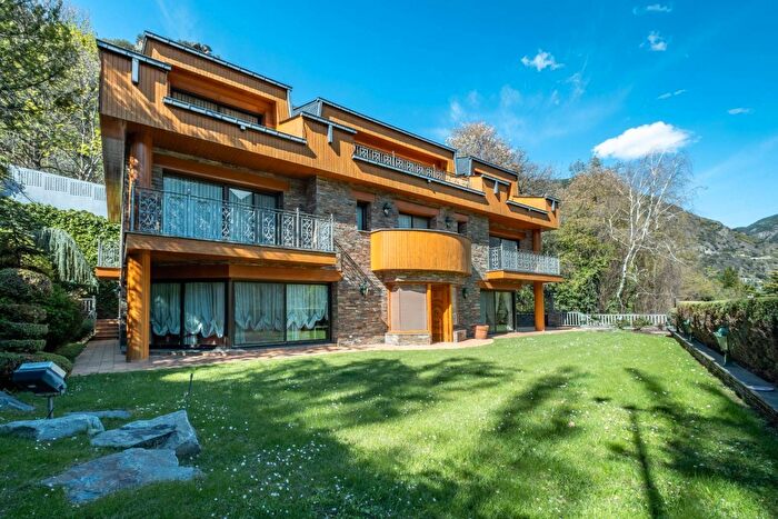 Casa en venta de 5 habitaciones: Andorra, Andorra