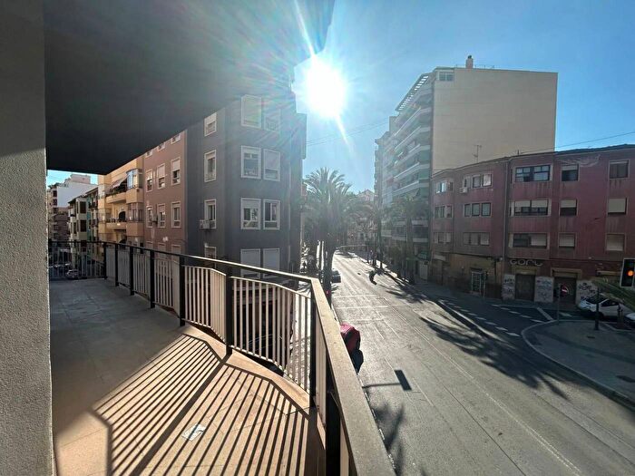 Piso en venta de 4 habitaciones en Comunitat Valenciana, Alicante
