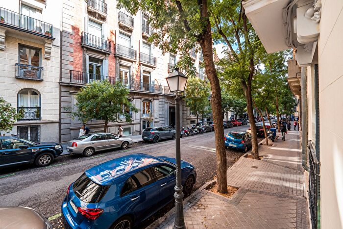 Piso en venta de 4 habitaciones, Chamberí, Almagro