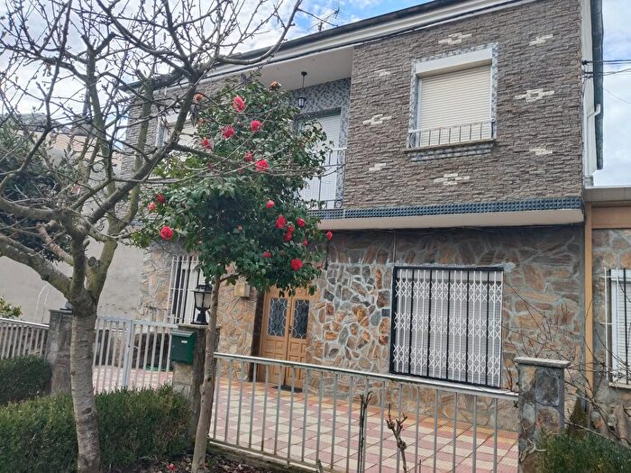 Casa en venta de 5 habitaciones: Cabañas Raras, León