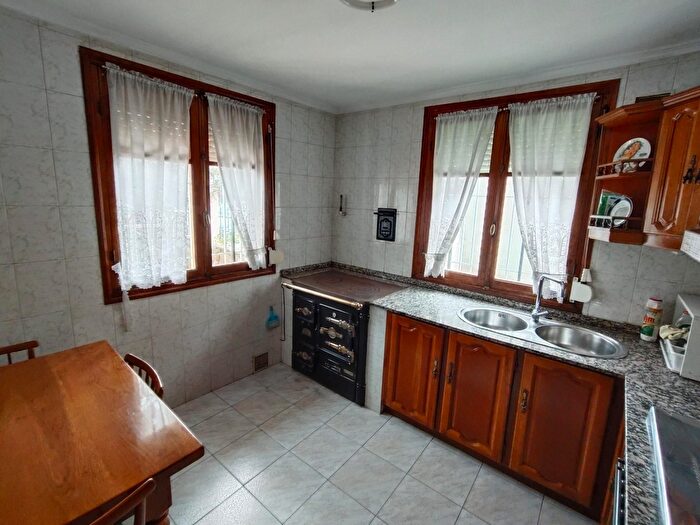 Casas en venta y pisos alquiler - 3
