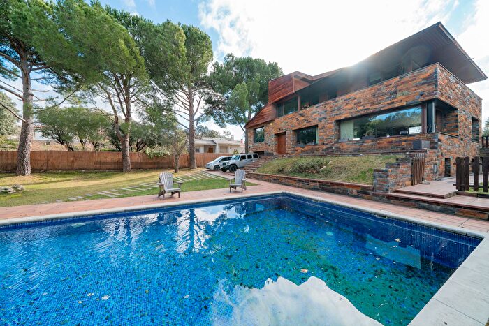 Casa en venta de 4 habitaciones: Navalafuente, Madrid