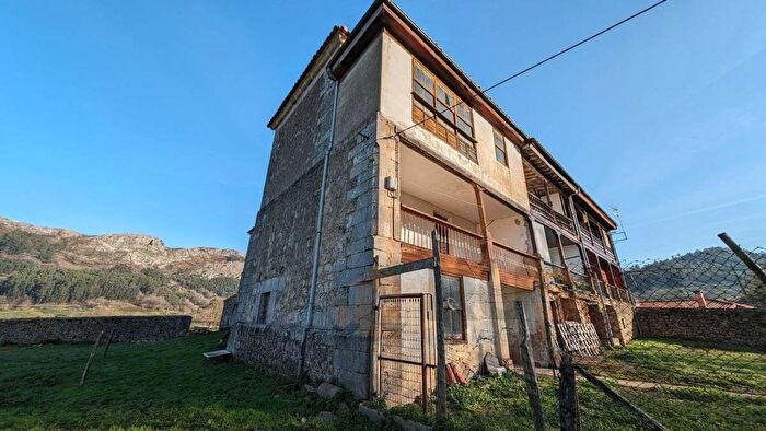 Casas en venta y pisos alquiler - 3