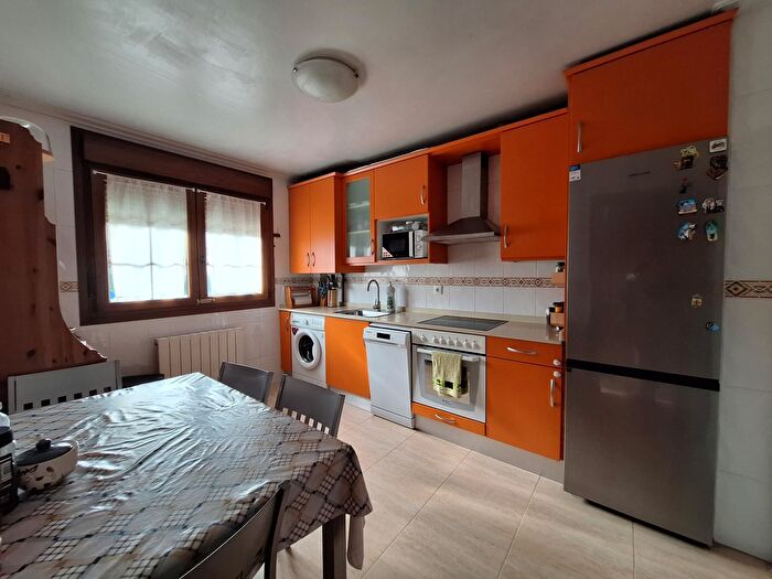 Casas en venta y pisos alquiler - 2