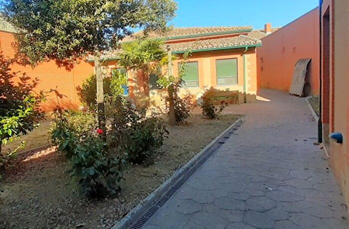 Casa en venta de 2 habitaciones en Roales de Campos, Valladolid