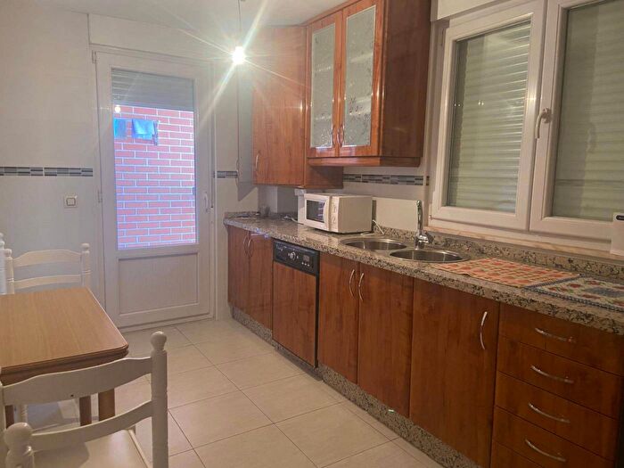 Casas en venta y pisos alquiler - 2