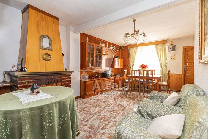 Casas en venta y pisos alquiler - 2