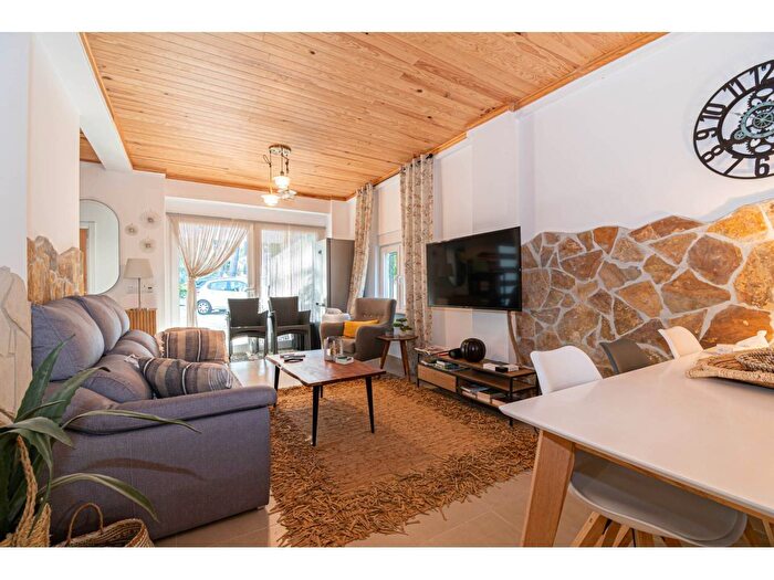 Casas en venta y pisos alquiler - 3