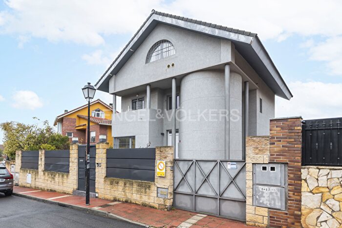 Casa en venta de 5 habitaciones: Cobeña, Madrid