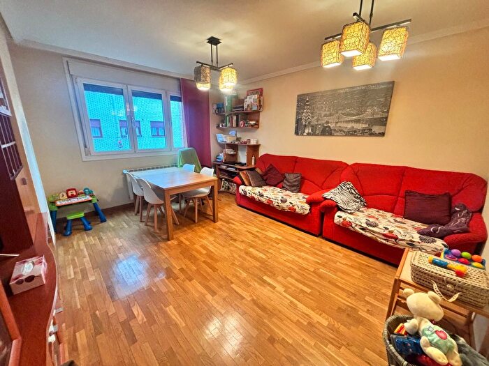 Piso de 2 habitaciones en venta en San Claudio Trubia Las Caldas, Oviedo