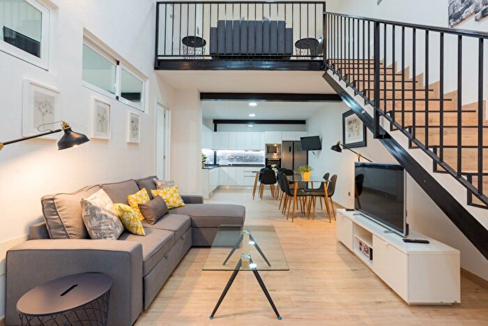 Piso en venta de 3 habitaciones: Centro, La Victoria