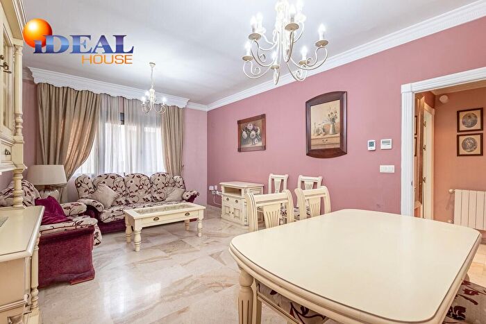 Piso en venta de 4 habitaciones en Centro, Centro Sagrario