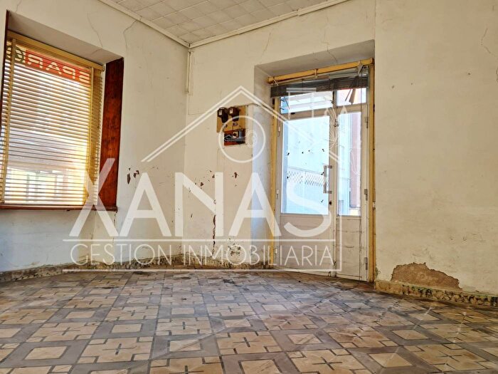 Casas en venta y pisos alquiler - 3