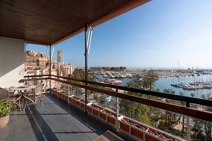 Comunitat Valenciana, Alicante: Piso en venta de 5 habitaciones