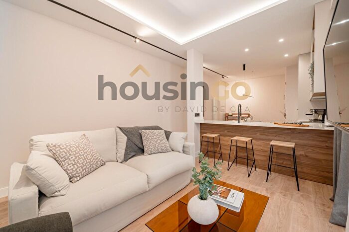 Piso en venta de 3 habitaciones en Centro, Justicia Chueca